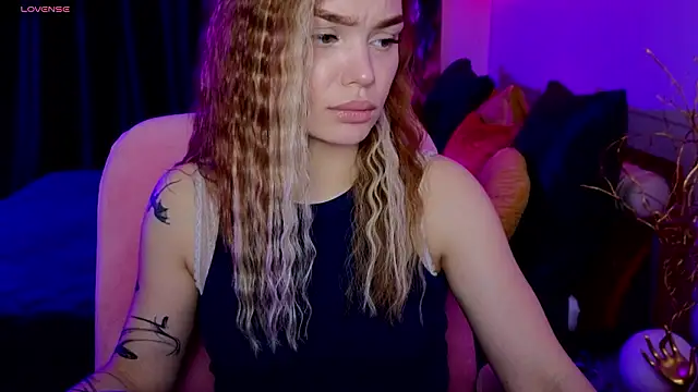 KitsyMoore's cam snapshot