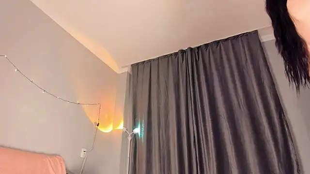 emy_lovee's cam snapshot