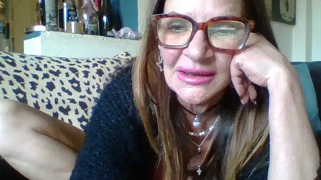 gildamilf live sex cam