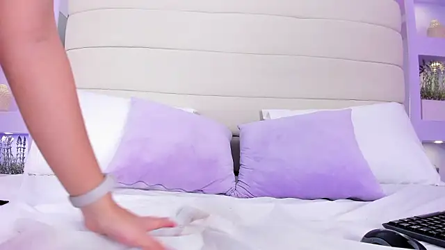 AmyColman_'s cam snapshot