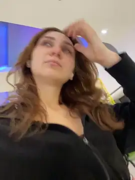 QuitieLia live sex cam