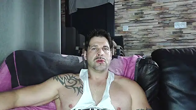 XxBigboybandxX's cam snapshot