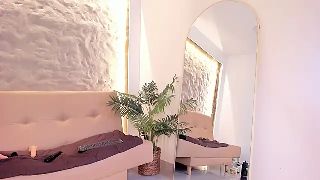 ainaah_'s cam snapshot