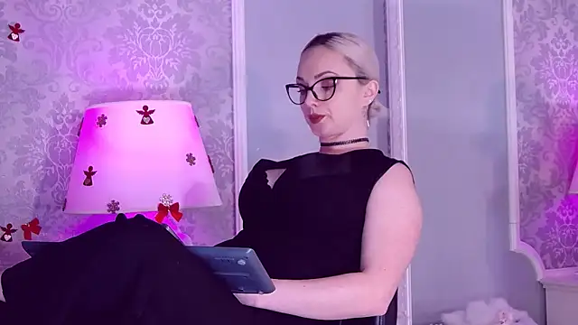 EllianaReese's cam snapshot