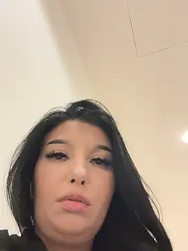 Tisha_Busty live sex cam