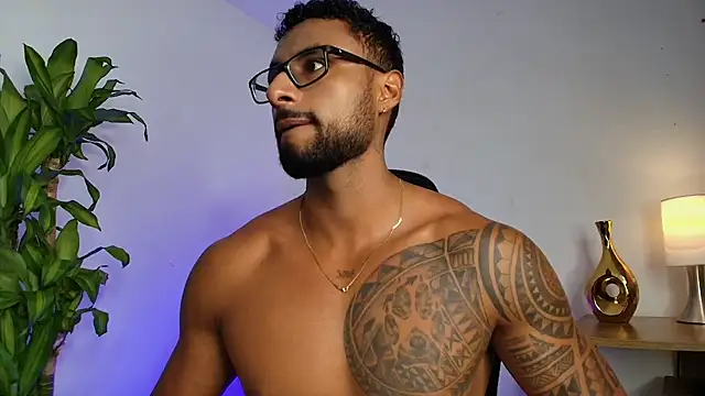 LiamGarcia1 live sex cam