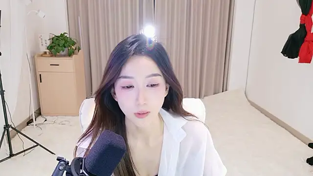 Dancing-Coco12 live sex cam