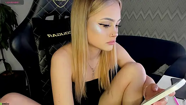 KarinaBroks's cam snapshot