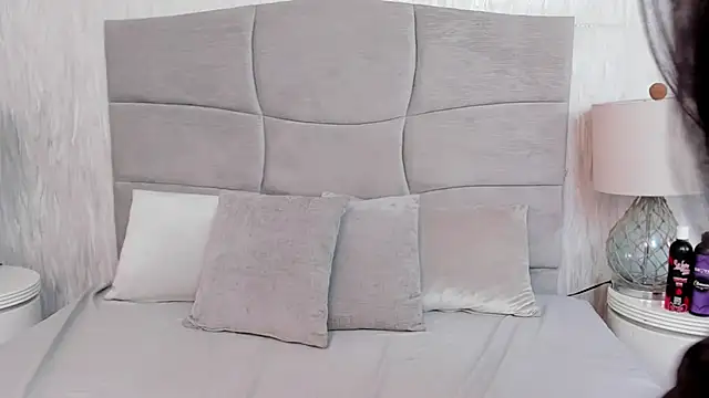 Naomii_BDSM live sex cam