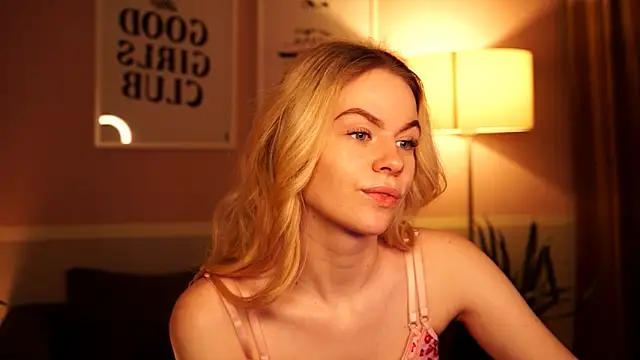 secretdesireee's cam snapshot