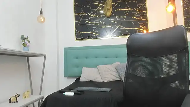 MarcusLux_'s cam snapshot