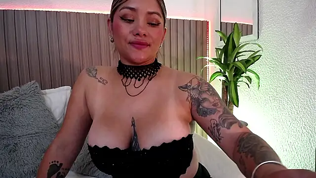 IndieMiller's cam snapshot