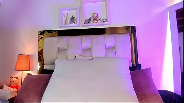 emmy_r's cam snapshot