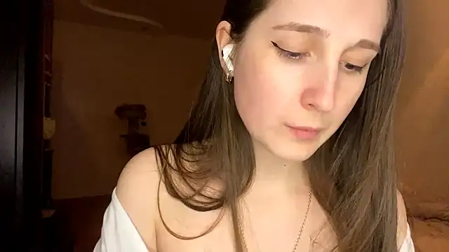 NoisyGreta's cam snapshot