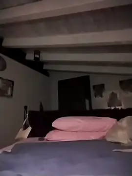 divinaerotica's cam snapshot