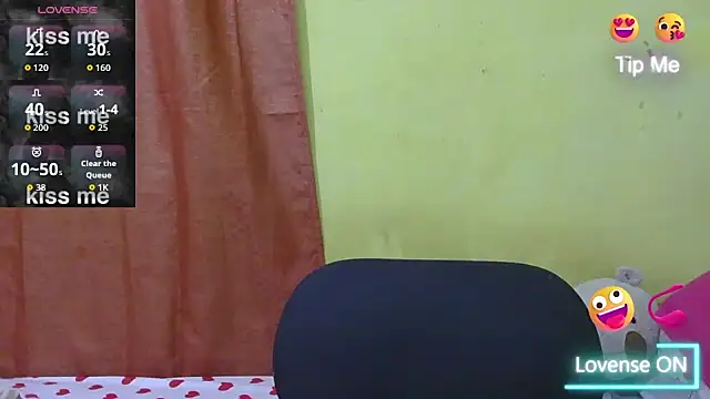 HornyAsian4uxx's cam snapshot