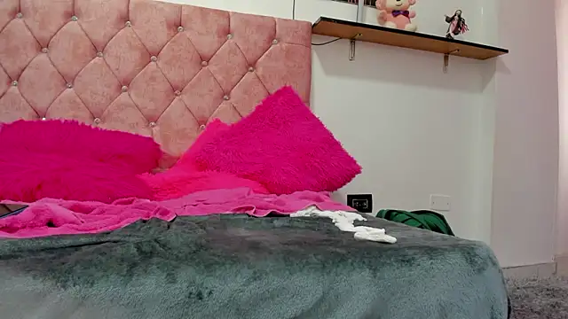 thianahorny's cam snapshot