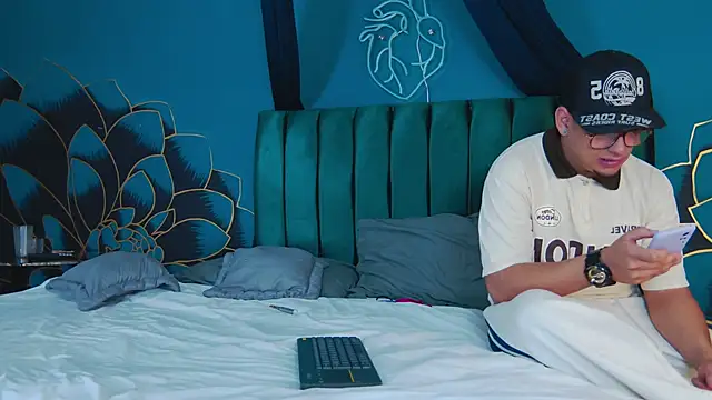 Kamie_SebasDolce's cam snapshot