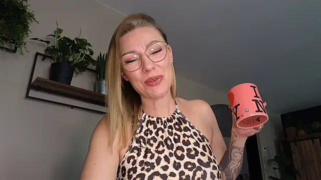 Sacha-xx live sex cam