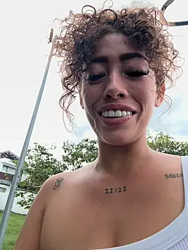 roxyrougee live sex cam