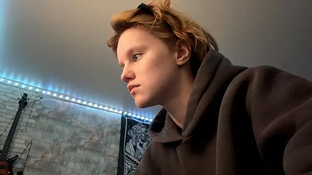 CutieGoga's cam snapshot