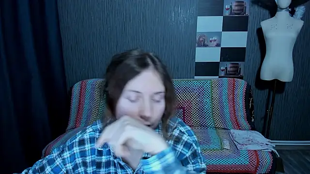 pa1e_pr1ncess's cam snapshot