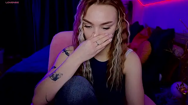 KitsyMoore's cam snapshot