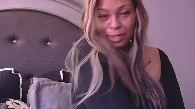 MSweetLindaParks's cam snapshot