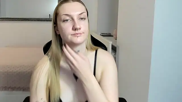 AlexaTease's cam snapshot