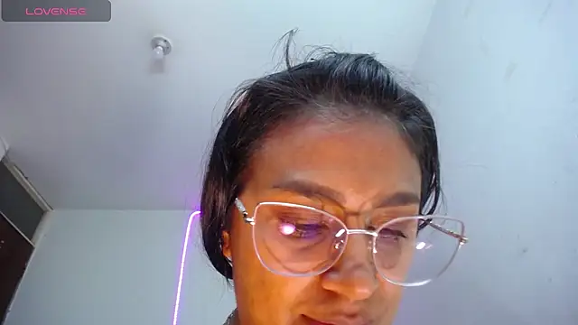 pinky_violeta live sex cam