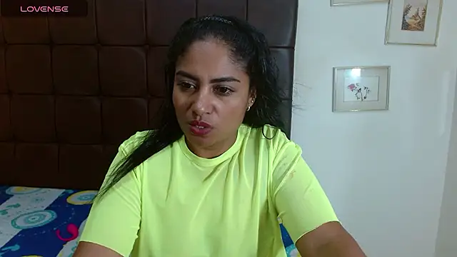 Luna_Fyre's cam snapshot