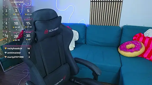 Aisha_Riley's cam snapshot