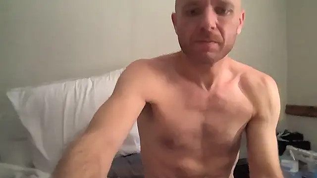 FrankieFuckMe live sex cam