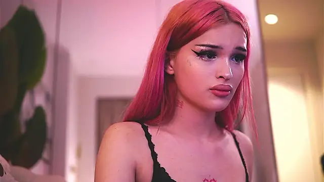 KatiaFinesse live sex cam