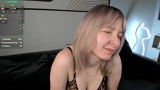 DorineSwary's cam snapshot