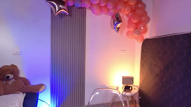 Cuttiealice's cam snapshot