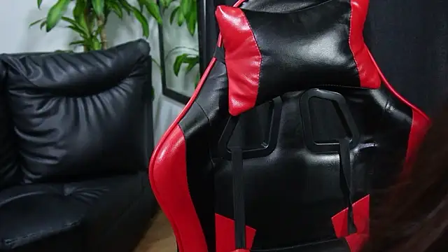 sara_sharma_'s cam snapshot