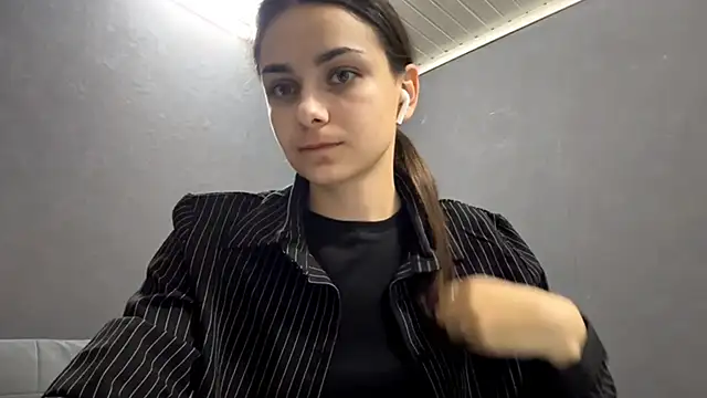 SarahHeadly's cam snapshot