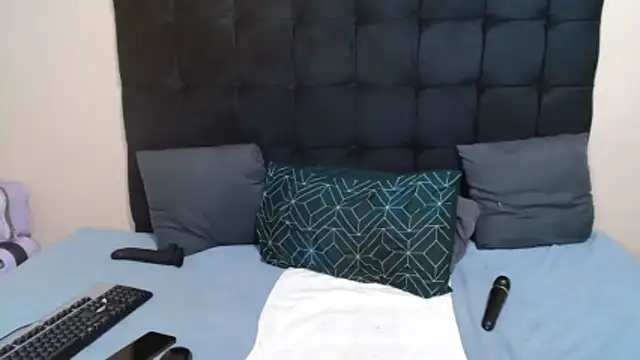 CaramelBootty's cam snapshot