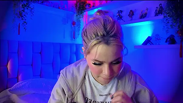 albaismynameX live sex cam