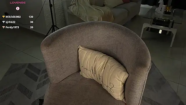 GiaFaaris live sex cam