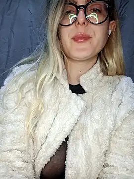 dolcehelena993 live sex cam