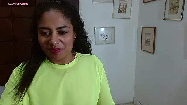 Luna_Fyre's cam snapshot