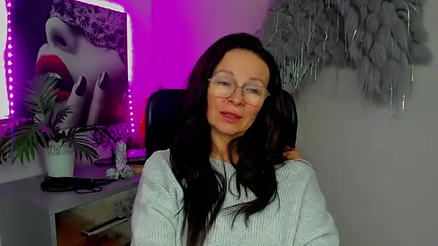 HelenLuxx's cam snapshot