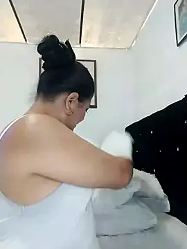 ElizabethWeil's cam snapshot