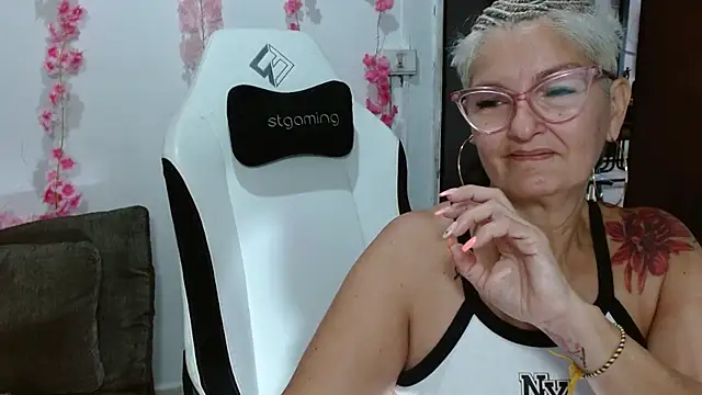 bety-cum2's cam snapshot