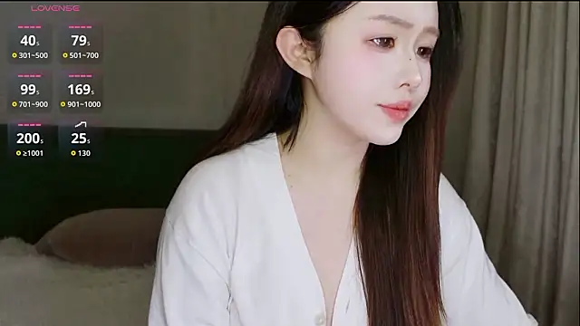 Hazel-11 live sex cam