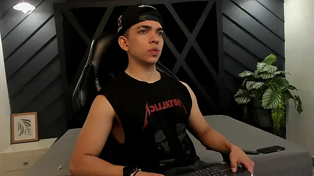 Julian_Mercier live sex cam