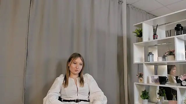 FlorineWarschaw's cam snapshot