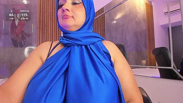 HijabiMilf live sex cam